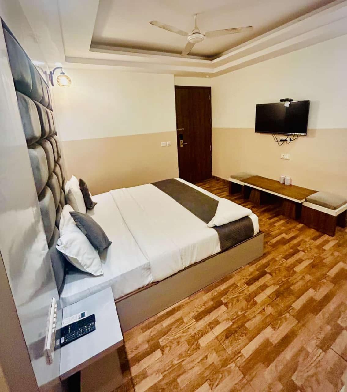 Hotel Airport City นิวเดลี ภายนอก รูปภาพ